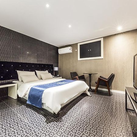 Cheonho Hotel The Blue Сеул Екстериор снимка
