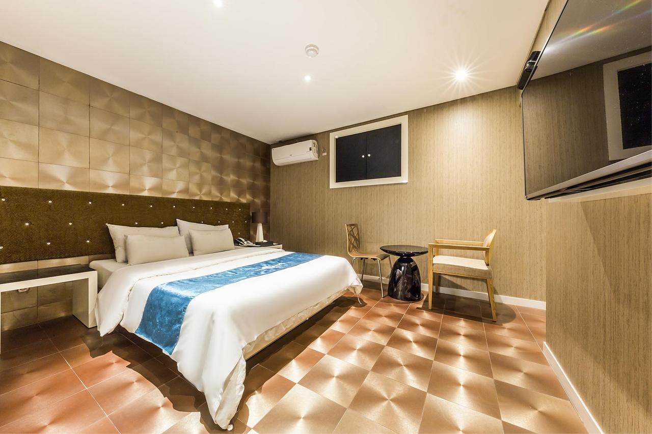 Cheonho Hotel The Blue Сеул Екстериор снимка