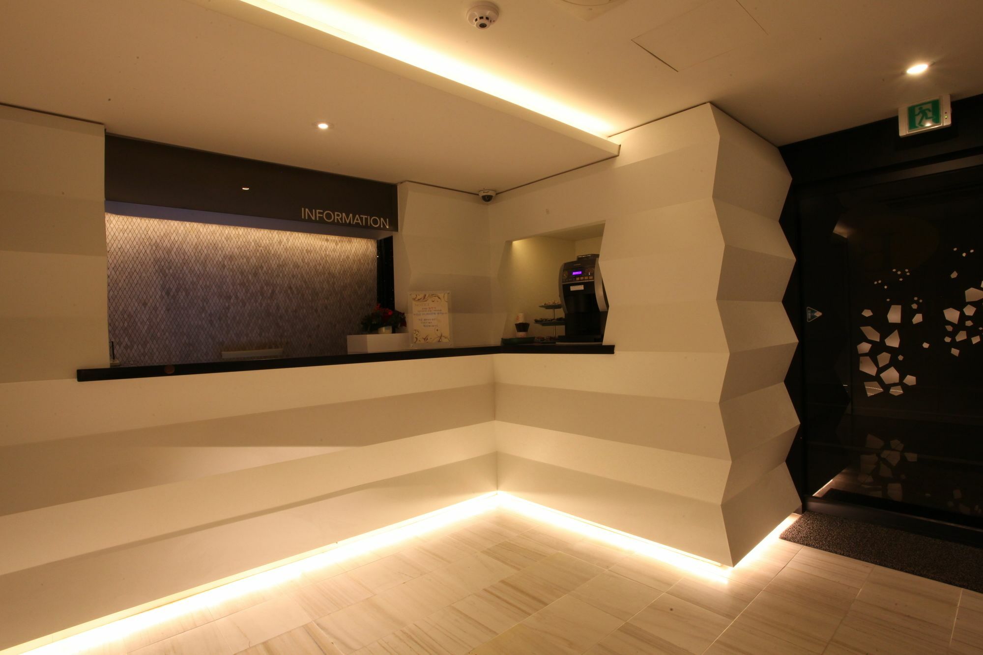 Cheonho Hotel The Blue Сеул Екстериор снимка
