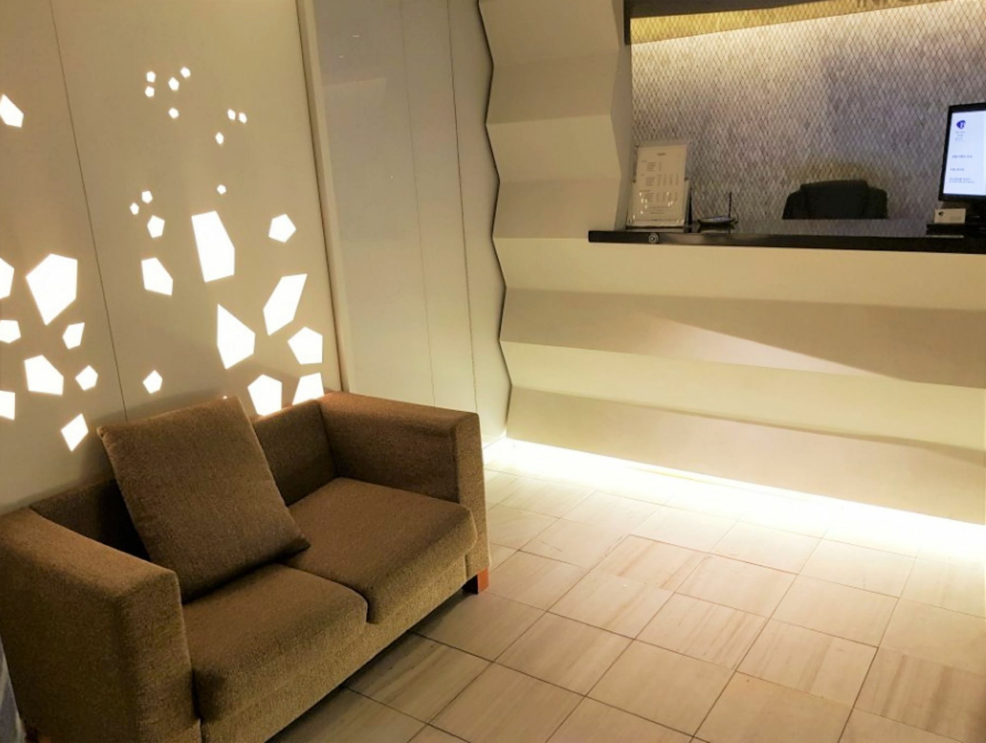 Cheonho Hotel The Blue Сеул Екстериор снимка